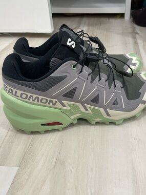 Salomon speed cross 6 Trail Runners in Gray & Light Green